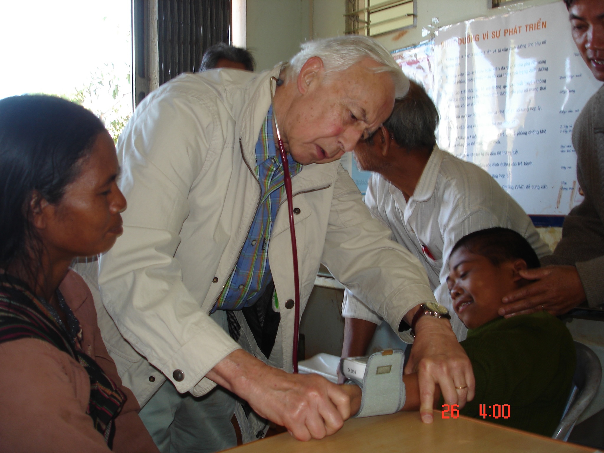 Dr Meynard au Vietnam